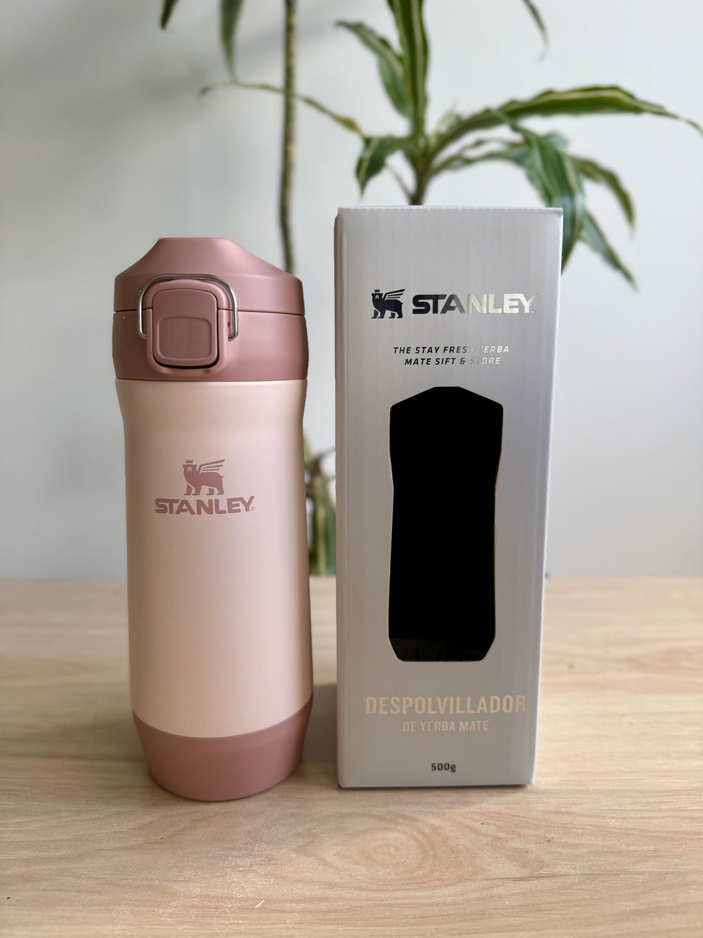 Yerbera y despolvillador Stanley