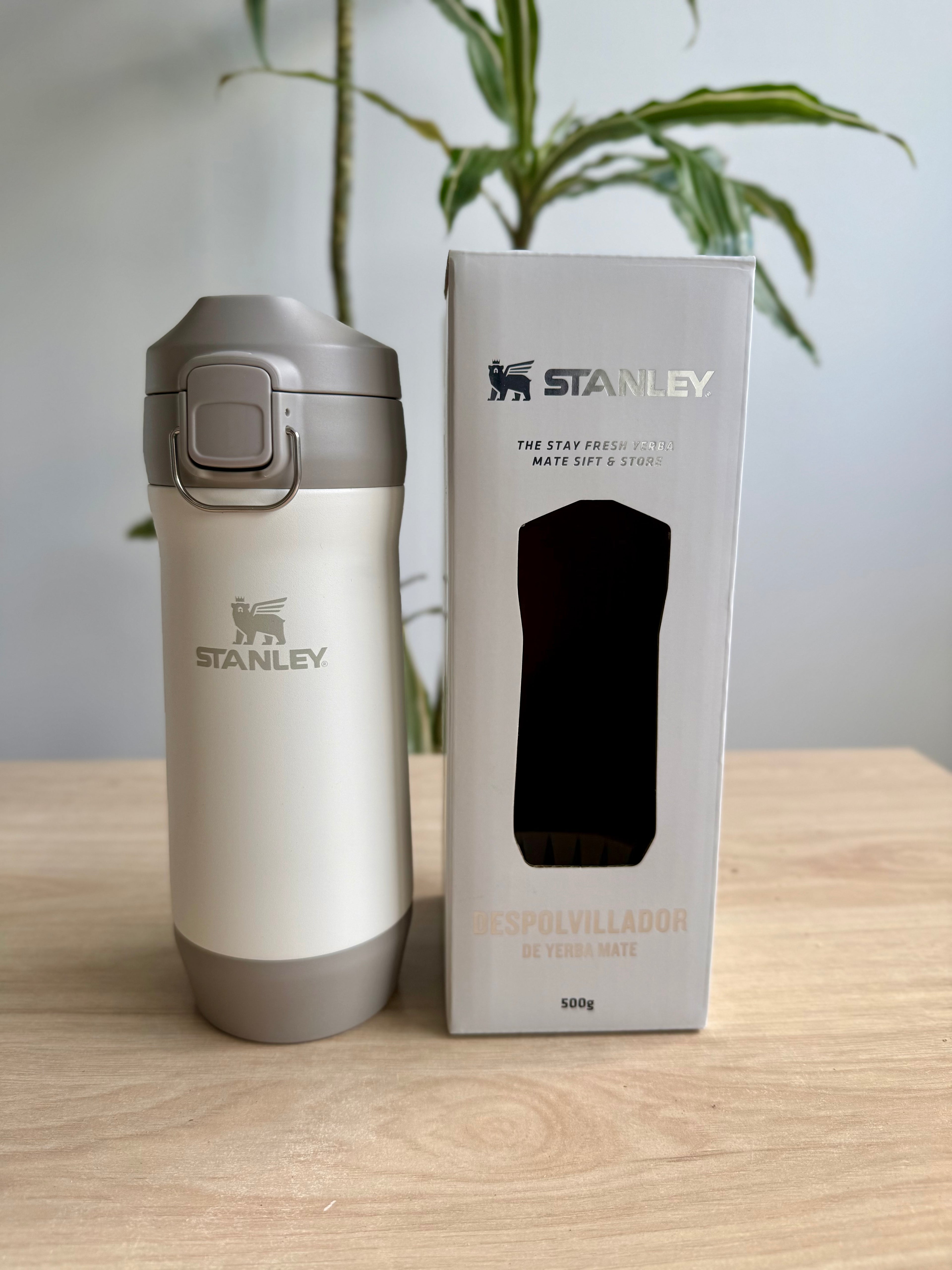 Yerbera y despolvillador Stanley